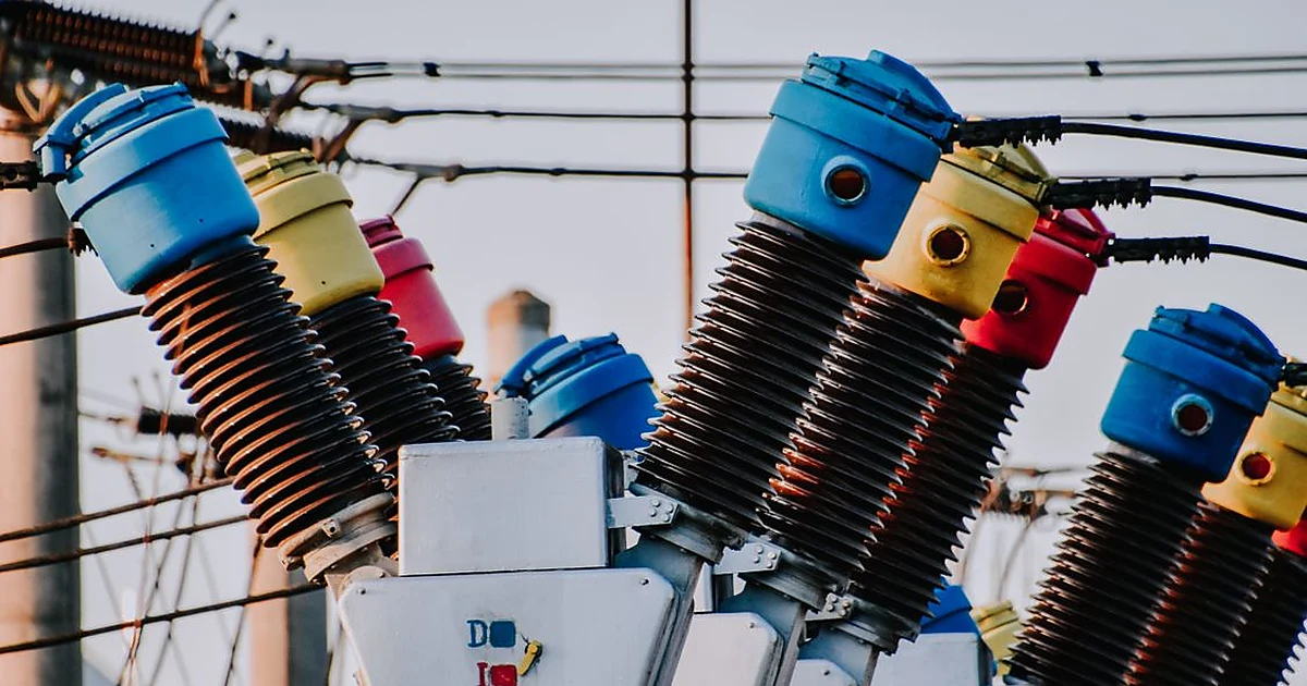 Electrical metal coils and reactor with wires